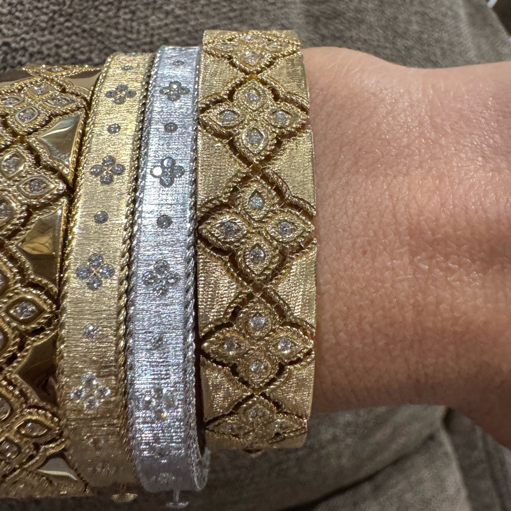 Roberto Coin Princess Diamond Bangle Bracelet 18K White Gold.